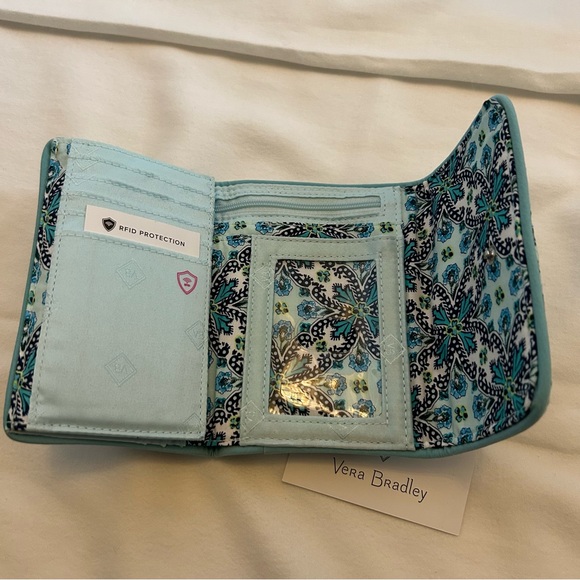 Vera Bradley Triple Zip Hipster Crossbody Bag & Iconic RFID Riley Compact Wallet - Picture 5 of 9